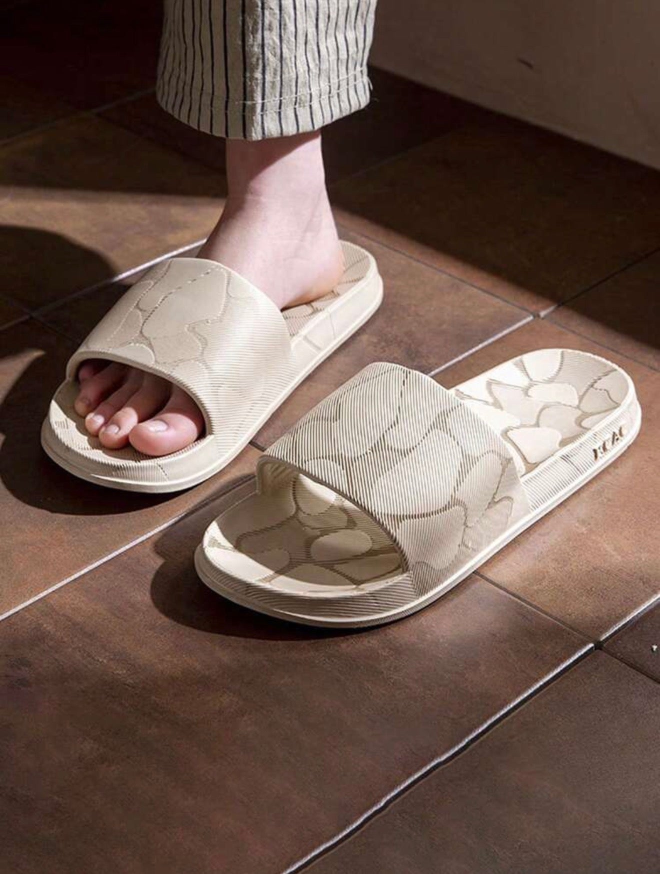 Camouflage Print Slides